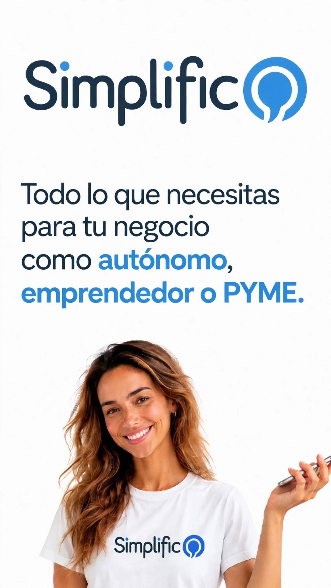 Emprendedora mostrando Simplifico en su móvil